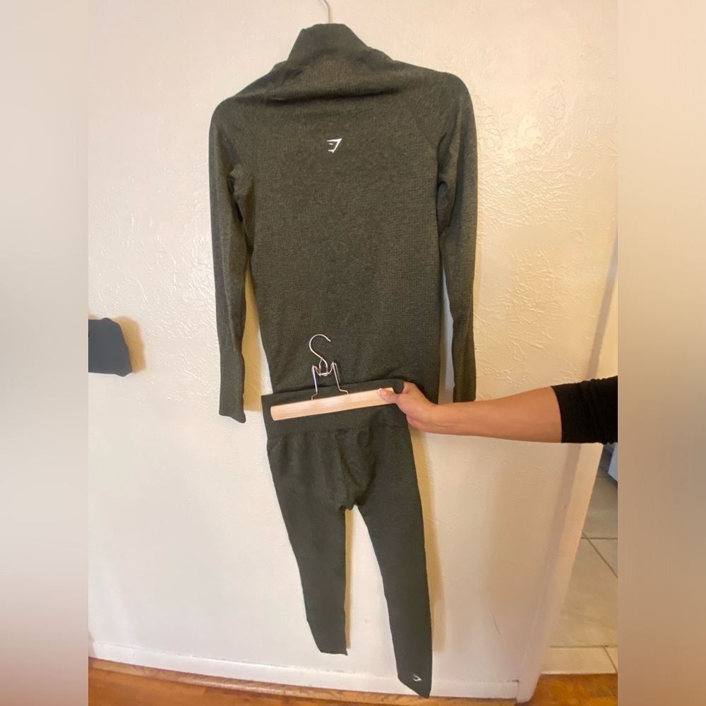 Gymshark set - Picture 9 of 12